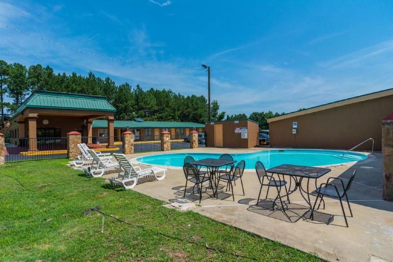 Rodeway Inn Swainsboro Exterior foto